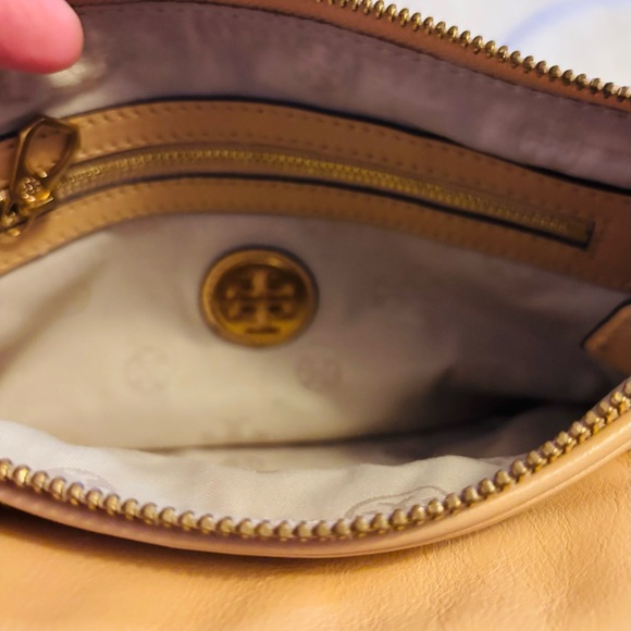 Tory Burch Priscilla Studded Tan Convertible Clutch Crossbody EUC - Picture 13 of 15